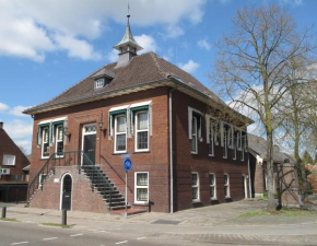 Гостиница Raadhuis Dinther Suites  Heeswijk-Dinther